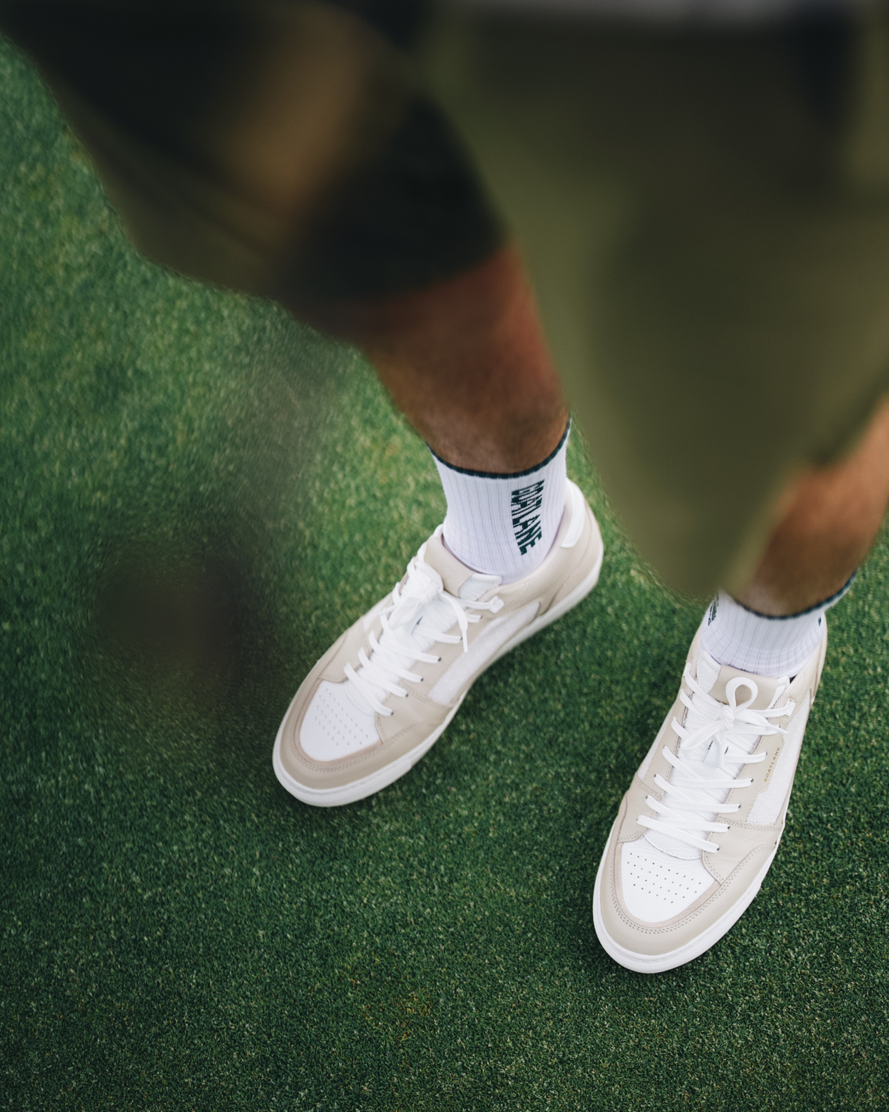 The Monogram Contour Beige